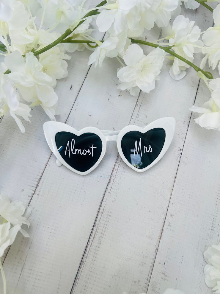 Personalised Bride To Be Sunglasses, Hen Do Sunglasses, Heart Sunglasses, Bachelorette Bridal Shower Sunglasses, Custom Sunglasses, Wedding