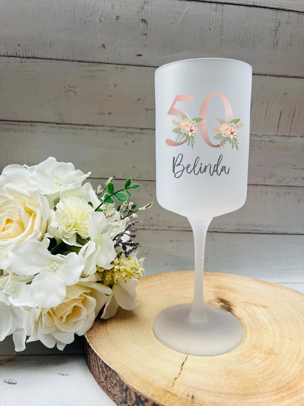 Personalised Age Wine Glass, Personalised Gifts, Gift for Her, 40th Birthday, 30th Birthday, Gift for Mum, Custom Wine Glass with name