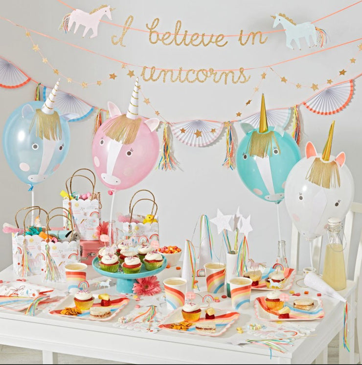 8 Rainbow Unicorn Paper Party Plates